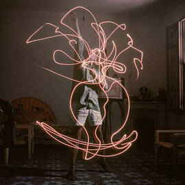 Picasso Uses Light Pen by Gjon Mili