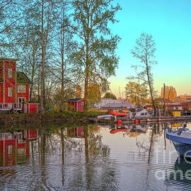 Ladner Harbour Park. Wharfinger Office