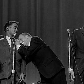 The Rat Pack Perform With Carson by Cbs Photo Archive